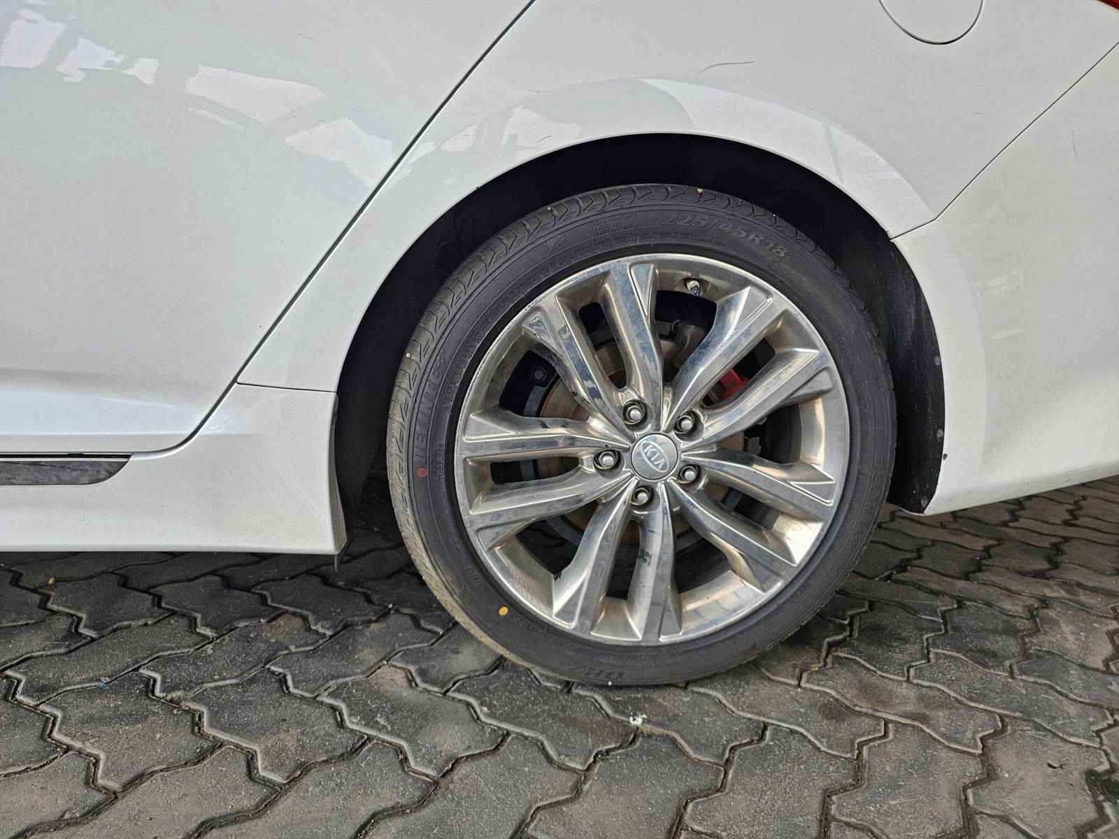 2015 KIA OPTIMA — 173880 Miles — Lot A63FG374348 — Souq - Marhaba Auctions Used Cars - Image 11