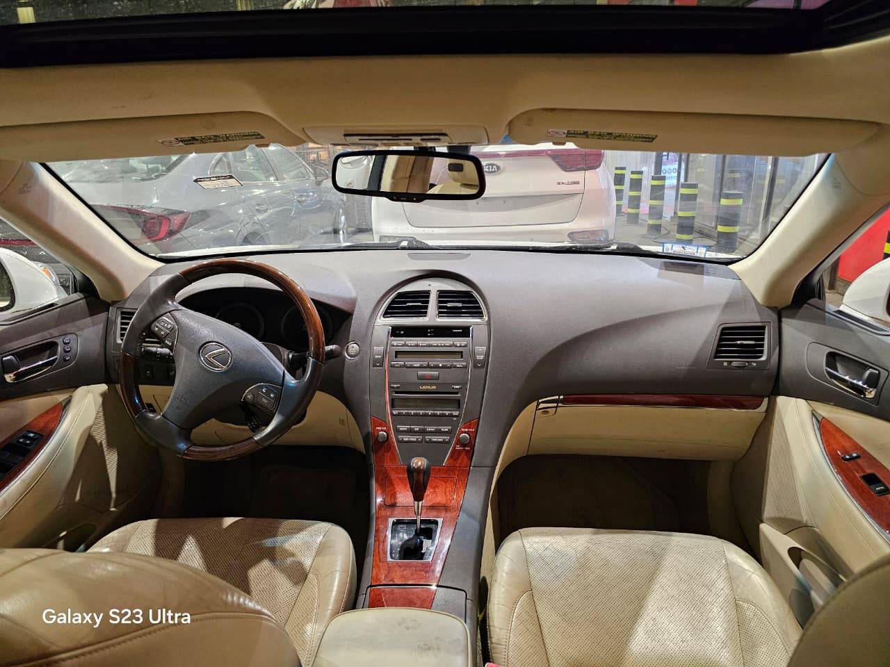 2011 LEXUS ES 350 — 234924 Miles — Lot B2422423 — Main - Marhaba Auctions Used Cars - Image 8