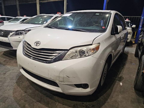 TOYOTA SIENNA