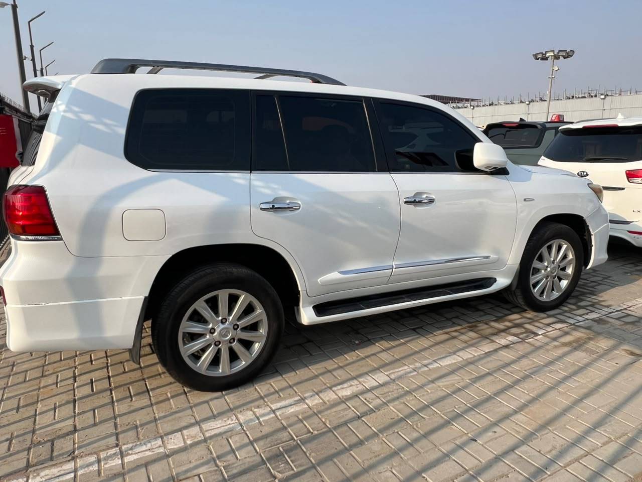 2011 LEXUS LX 570 — 429037 KM — Lot 4069473 - Marhaba Auctions Used Cars - Image 3