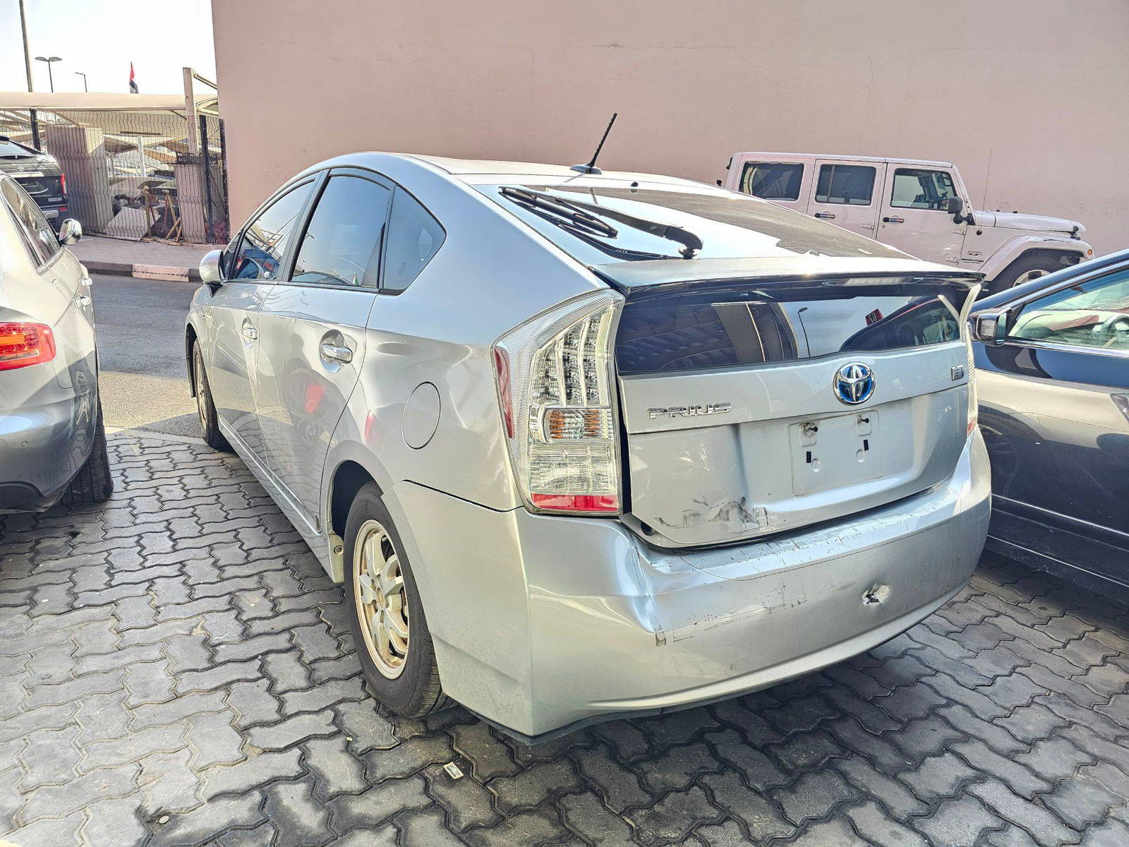 2011 TOYOTA PRIUS — 241123 Miles — Lot B1442409 — Souq - Marhaba Auctions Used Cars - Image 5
