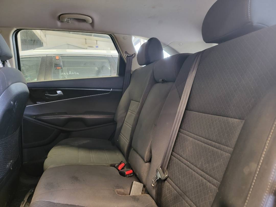 2018 KIA SORENTO — 125116 Miles — Lot 40398014 — Souq - Marhaba Auctions Used Cars - Image 7