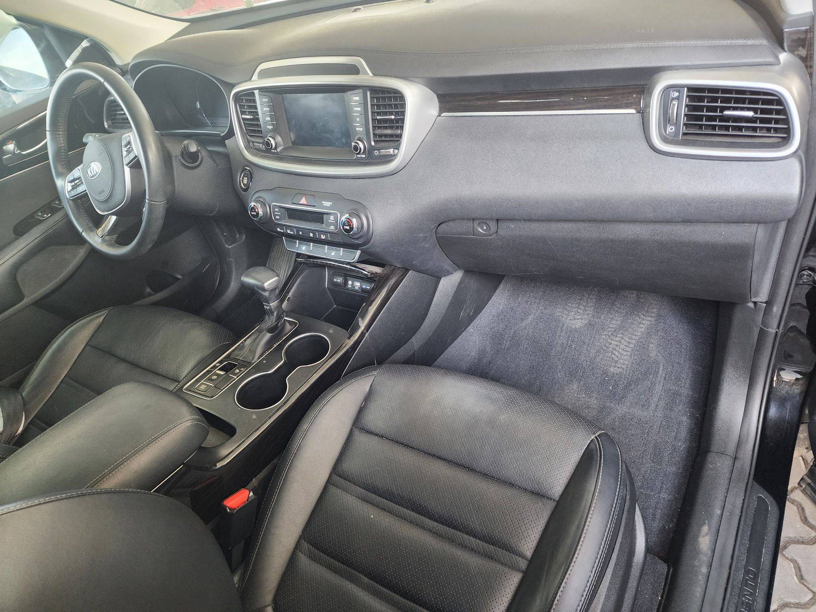 2020 KIA SORENTO — 56970 Miles — Lot 37762362 - Marhaba Auctions Used Cars - Image 4