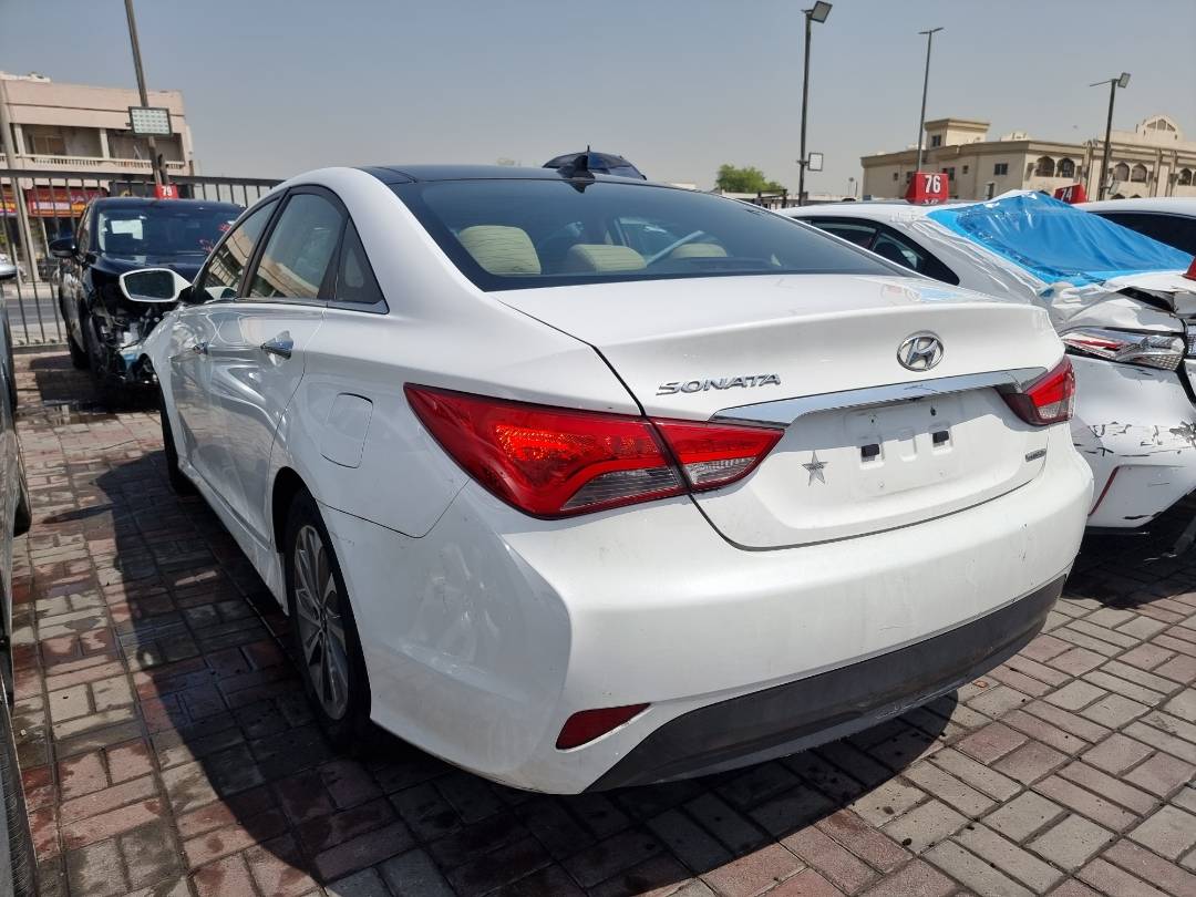 2014 HYUNDAI SONATA — 104260 Miles — Lot 2154874 — Ind. 12 - Marhaba Auctions Used Cars - Image 4