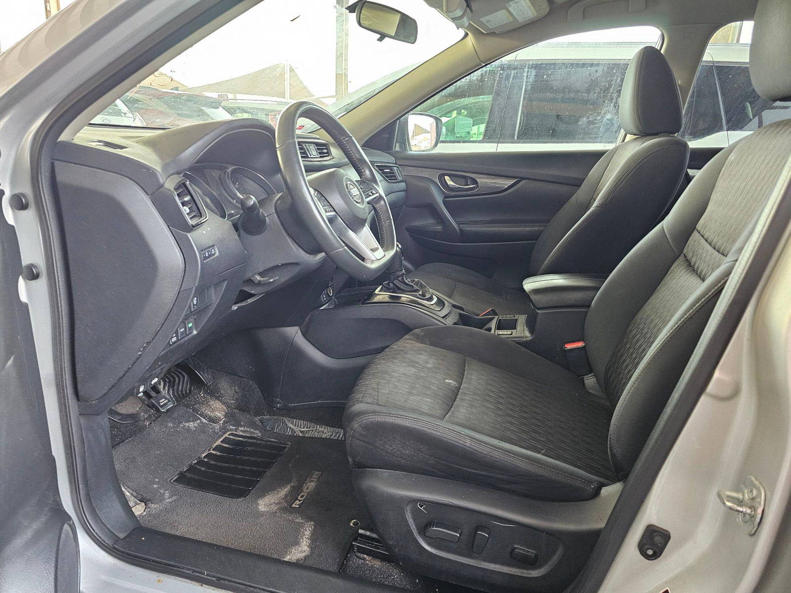 2017 NISSAN ROGUE — 163960 Miles — Lot V8HC882232 — Main - Marhaba Auctions Used Cars - Image 9