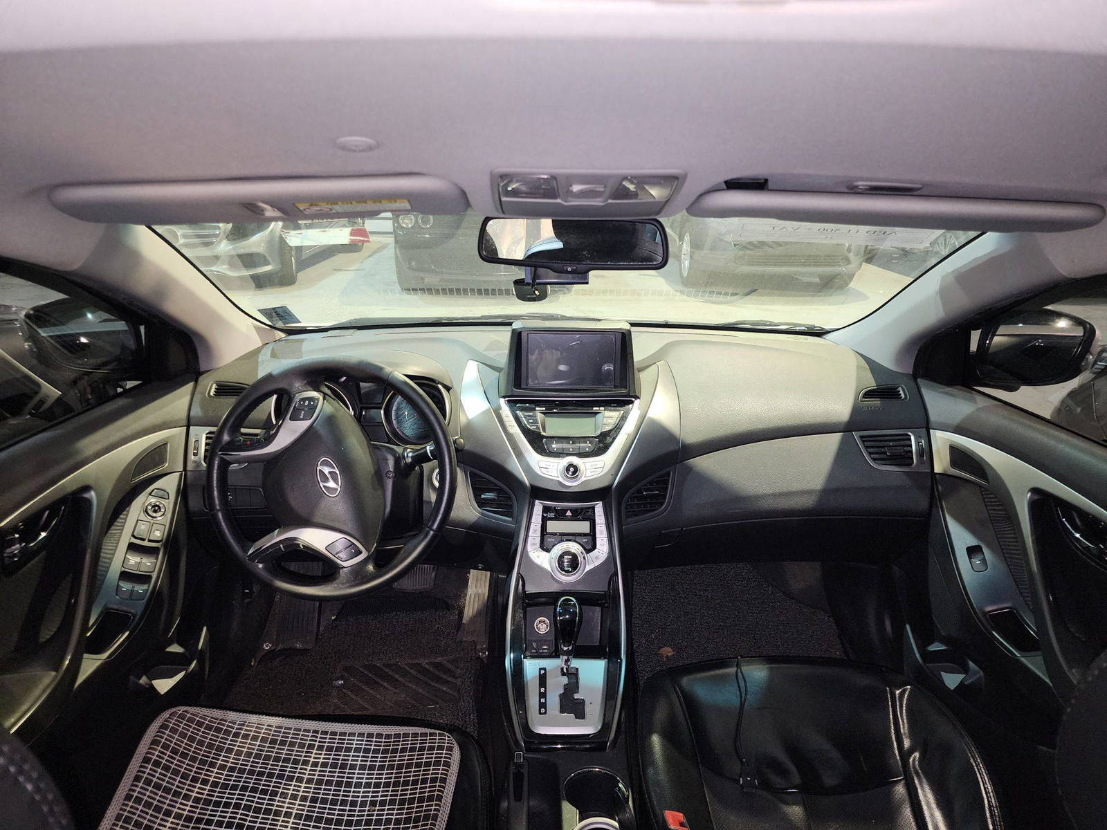 2011 HYUNDAI AVANTE — 210128 KM — Lot 048207 — Souq - Marhaba Auctions Used Cars - Image 7