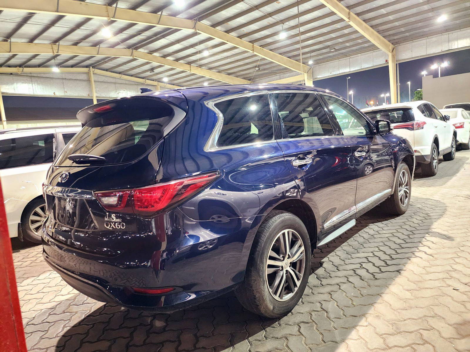 2020 INFINITI QX60 — 91565 Miles — Lot 45335164 — Souq - Marhaba Auctions Used Cars - Image 3