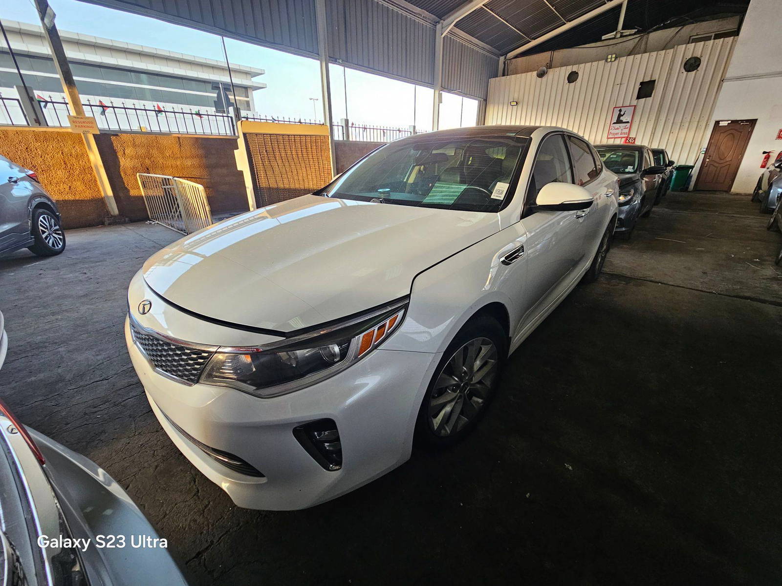 2018 KIA OPTIMA — 97533 Miles — Lot 43022137 — Main - Marhaba Auctions Used Cars - Image 4