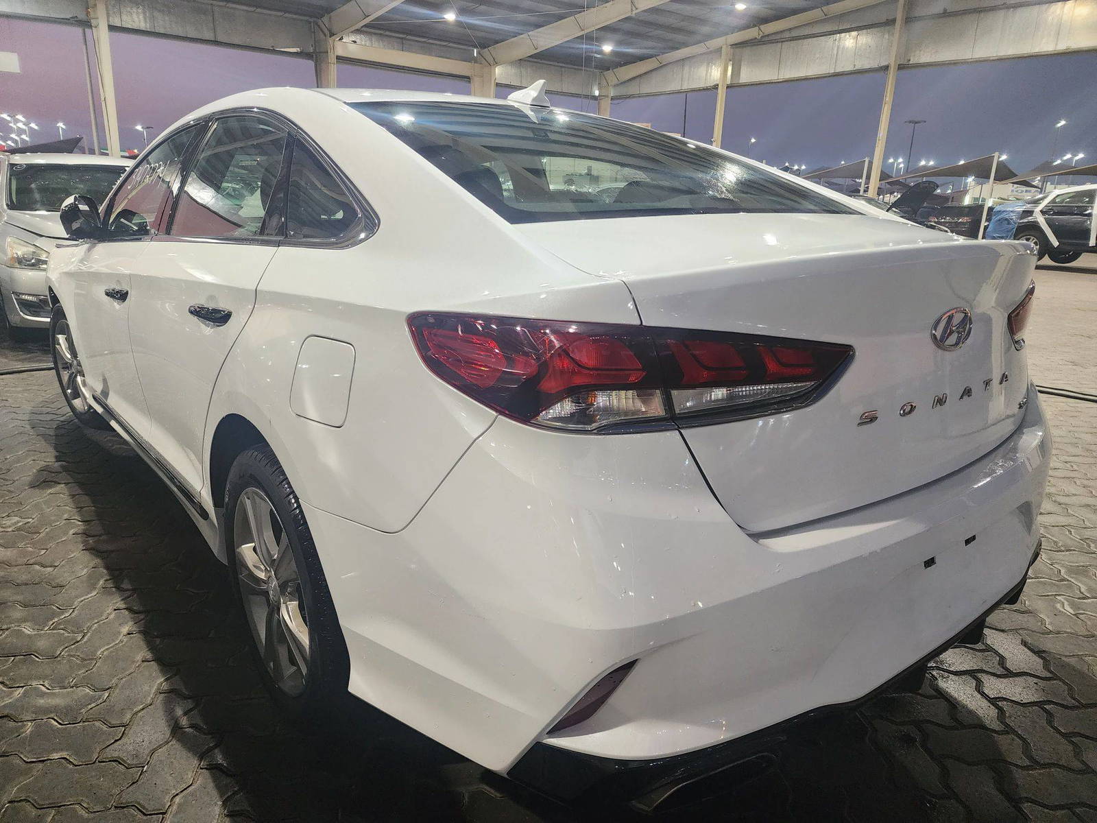 2018 HYUNDAI SONATA — 89763 Miles — Lot 37472774 - Marhaba Auctions Used Cars - Image 12
