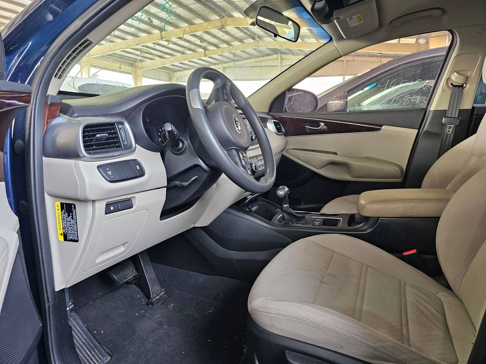 2017 KIA SORENTO — 153448 Miles — Lot 40517 — Souq - Marhaba Auctions Used Cars - Image 7