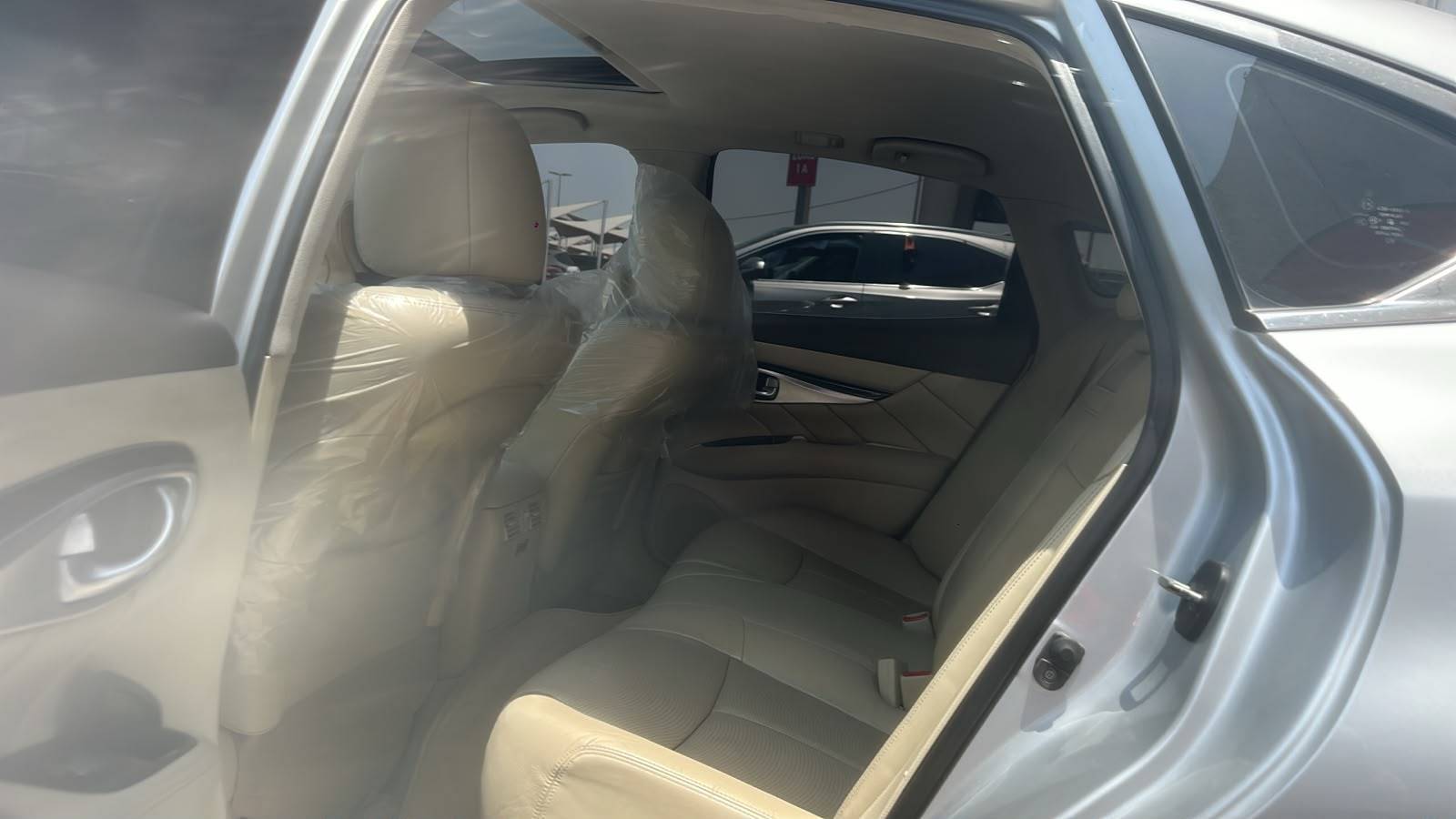 2015 INFINITI Q70 — 179216 KM — Lot M310191 — Souq - Marhaba Auctions Used Cars - Image 8