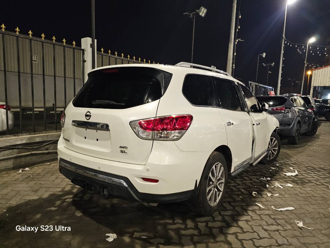 2015 NISSAN PATHFINDER — 126588 Miles — Lot 698270 — Souq - Marhaba Auctions Used Cars - Image 3