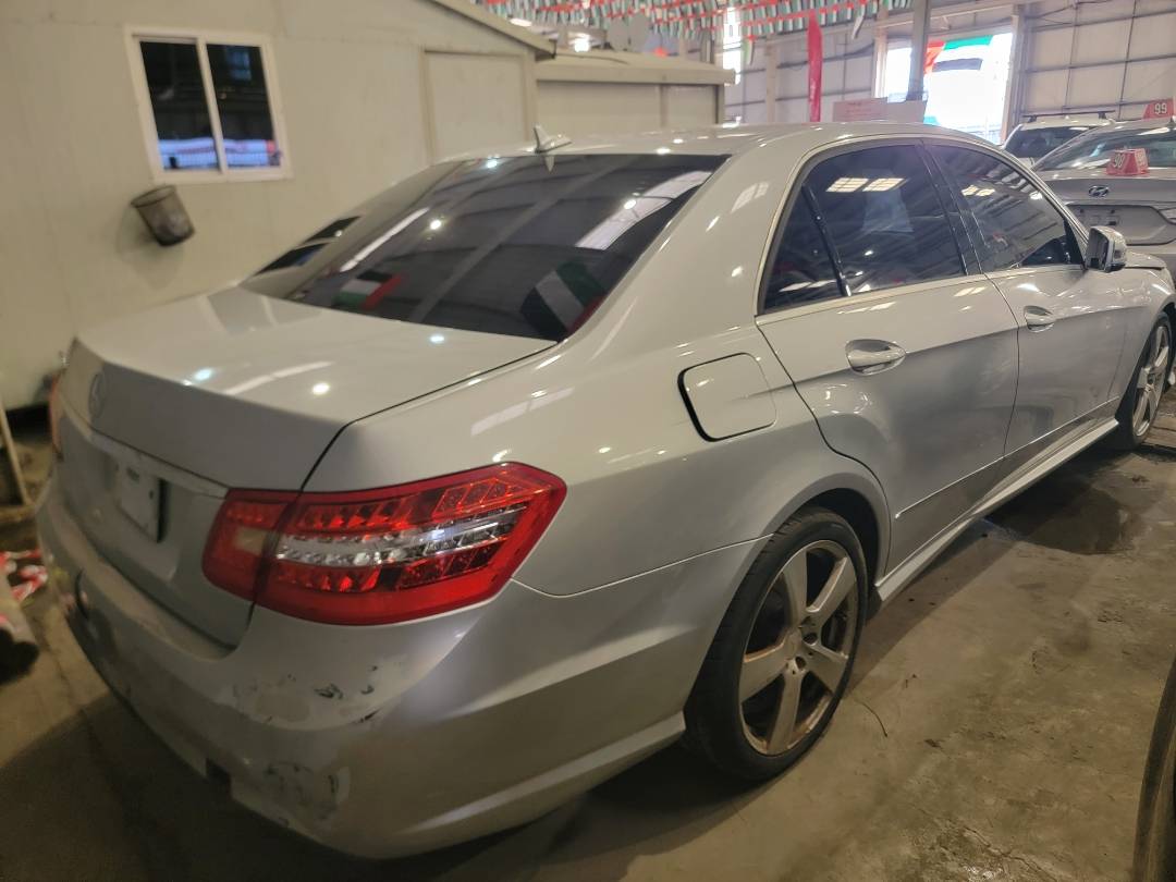 2010 MERCEDES BENZ E 350 — 196834 Miles — Lot 69122524 — Souq - Marhaba Auctions Used Cars - Image 4