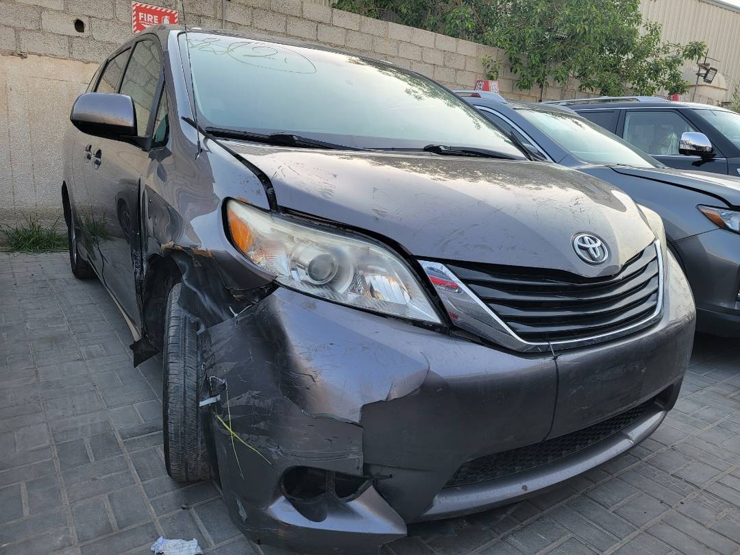 2013 TOYOTA SIENNA — 264964 Miles — Lot C8DS345675 — Main - Marhaba Auctions Used Cars - Image 4