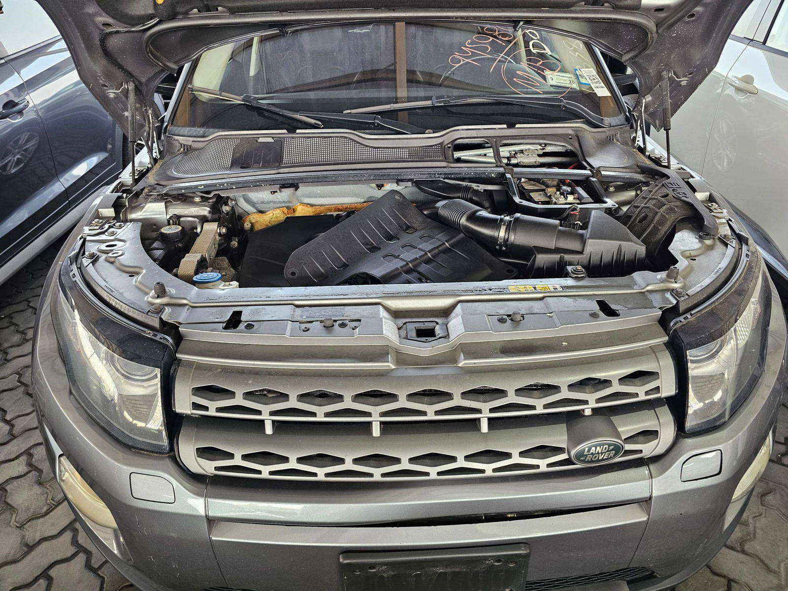 2014 LAND ROVER RANGE ROVER EVOQUE PURE PLUS — 140235 Miles — Lot 43387995 — Souq - Marhaba Auctions Used Cars - Image 12