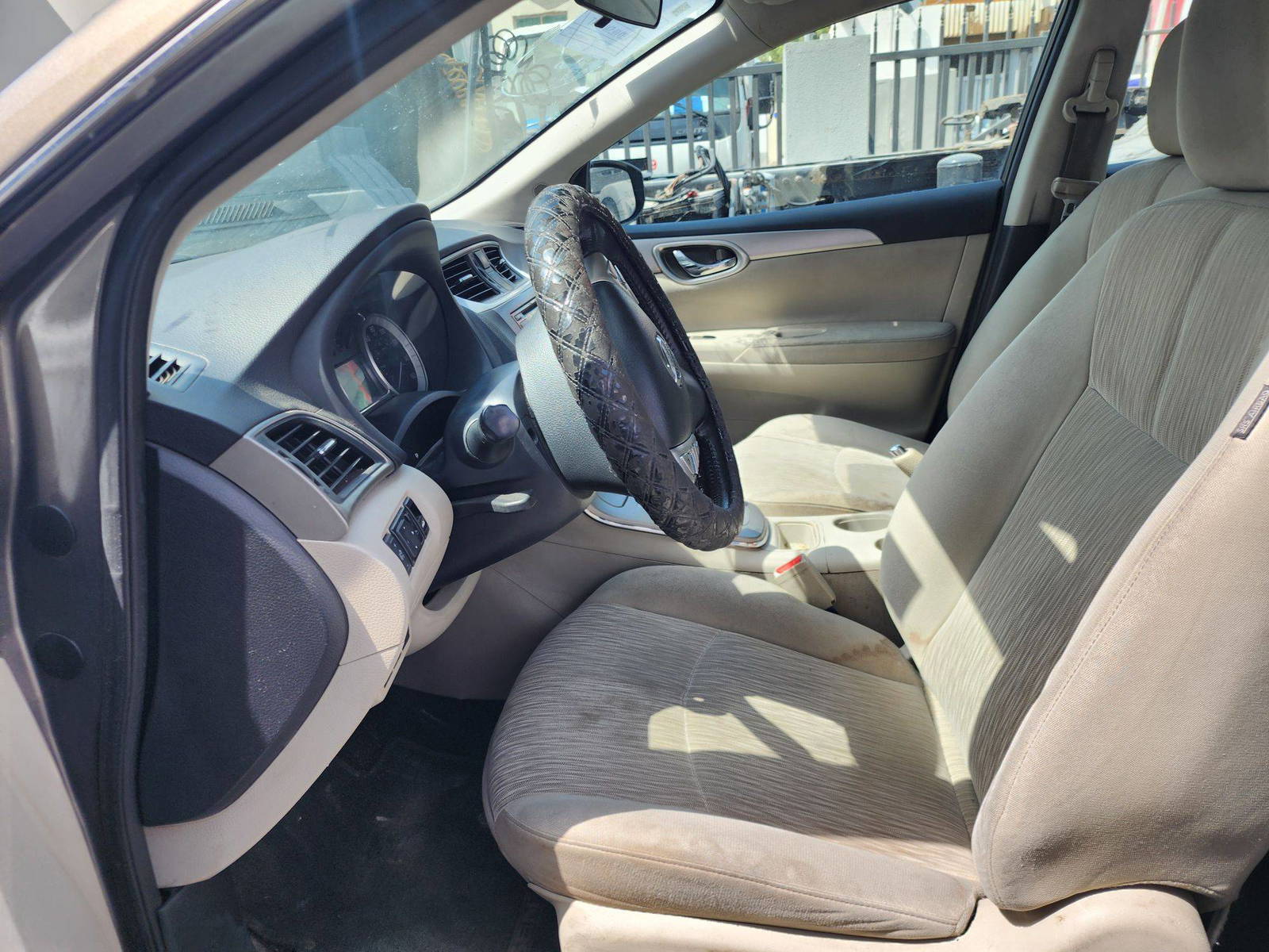 2015 NISSAN SENTRA — 252286 Miles — Lot 25994 — Al Quoz - Marhaba Auctions Used Cars - Image 9