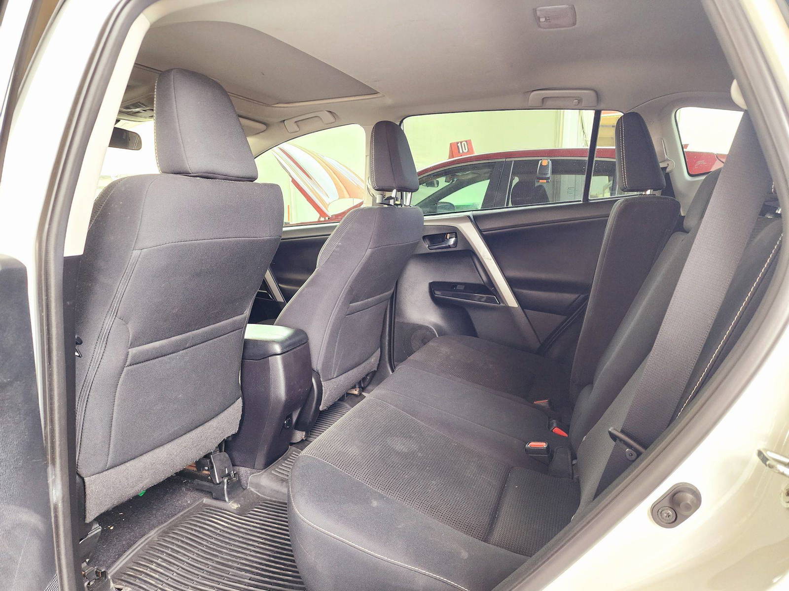 2018 TOYOTA RAV4 — 150600 KM — Lot 75057384 — Souq - Marhaba Auctions Used Cars - Image 6