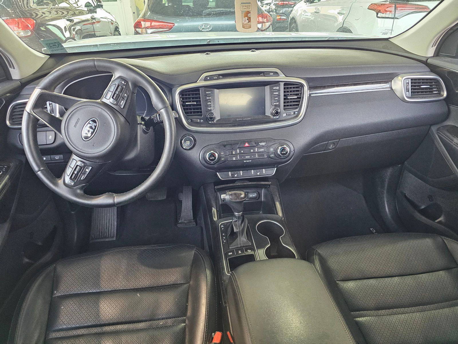 2018 KIA SORENTO — 102652 Miles — Lot A53JG384120 — Souq - Marhaba Auctions Used Cars - Image 7