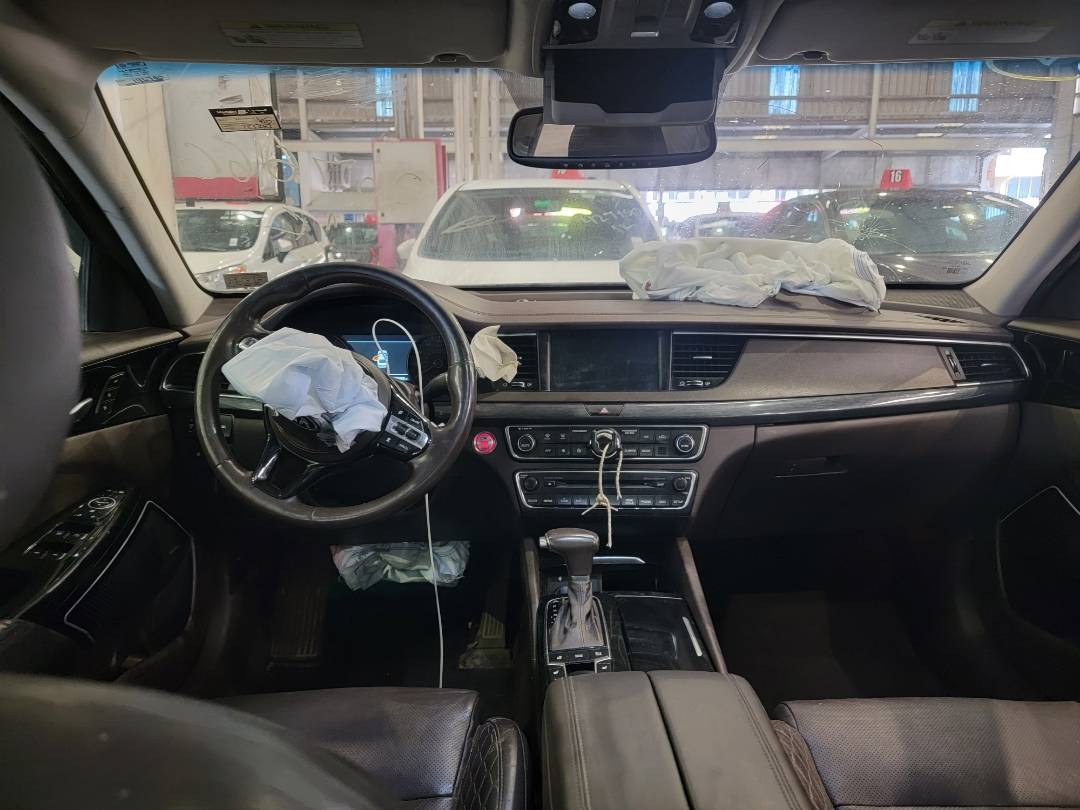 2017 KIA CADENZA — 155243 Miles — Lot 5067666 — Souq - Marhaba Auctions Used Cars - Image 7