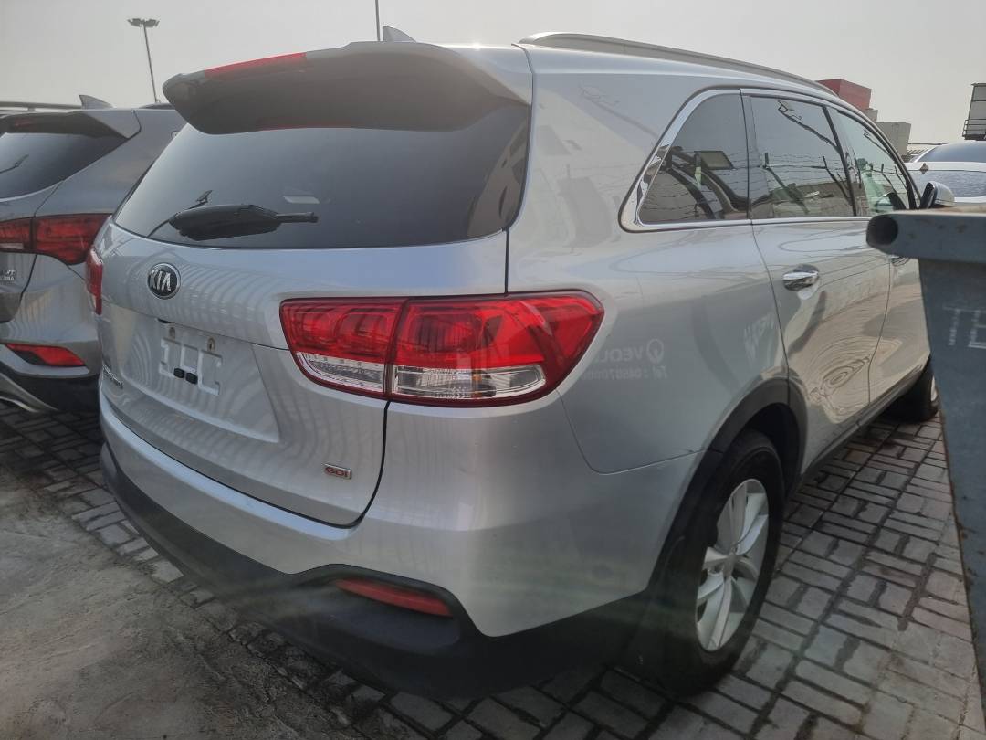 2018 KIA SORENTO — 118579 Miles — Lot 21457485 — Souq - Marhaba Auctions Used Cars - Image 3