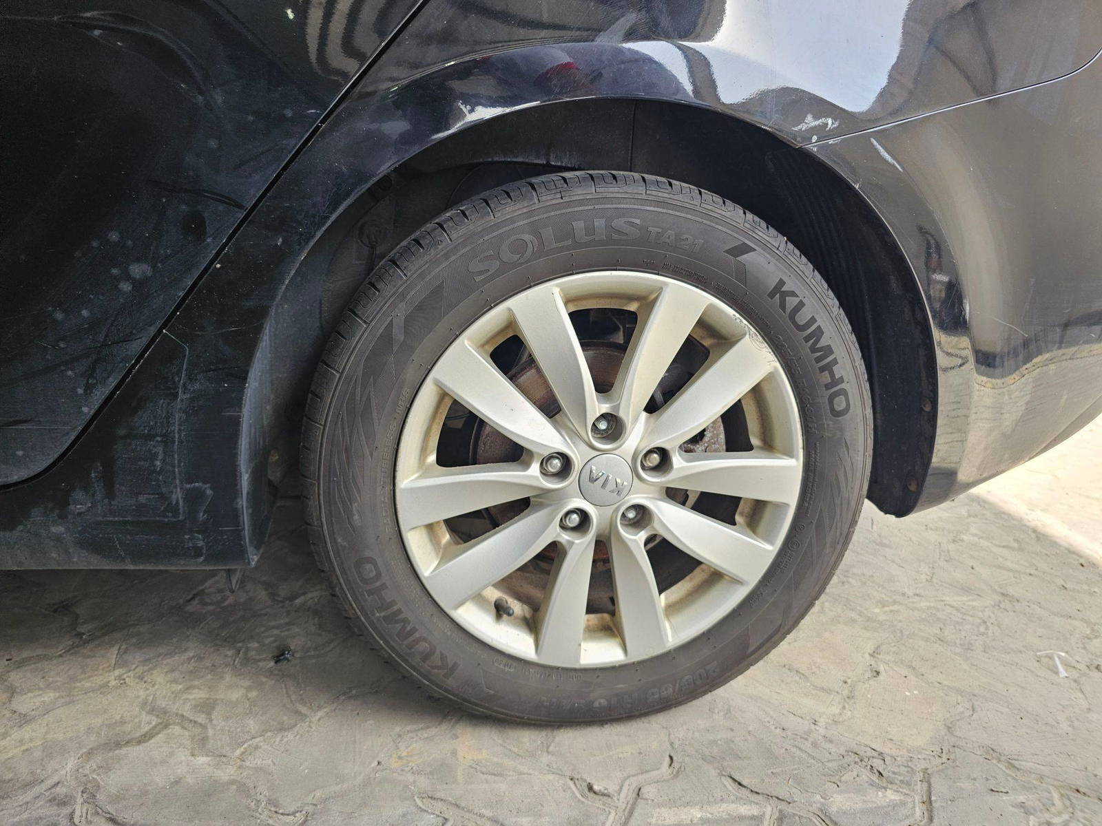 2013 KIA K3 — 229017 KM — Lot 060934 — Souq - Marhaba Auctions Used Cars - Image 10