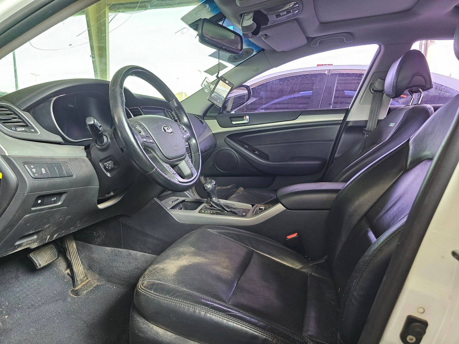 2014 KIA K7 — 143149 KM — Lot 02531 — Souq - Marhaba Auctions Used Cars - Image 9