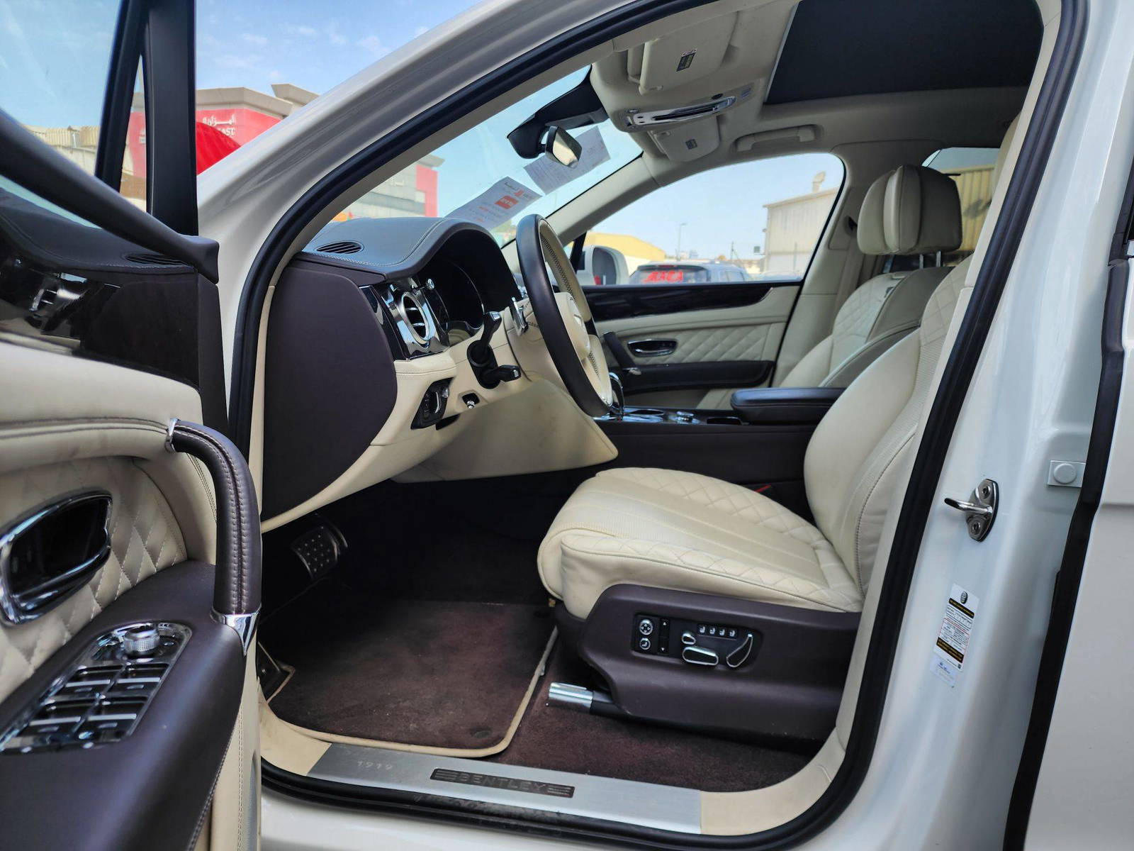 BENTLEY BENTAYGA 2019 - Marhaba Auction Used Cars - Image 9