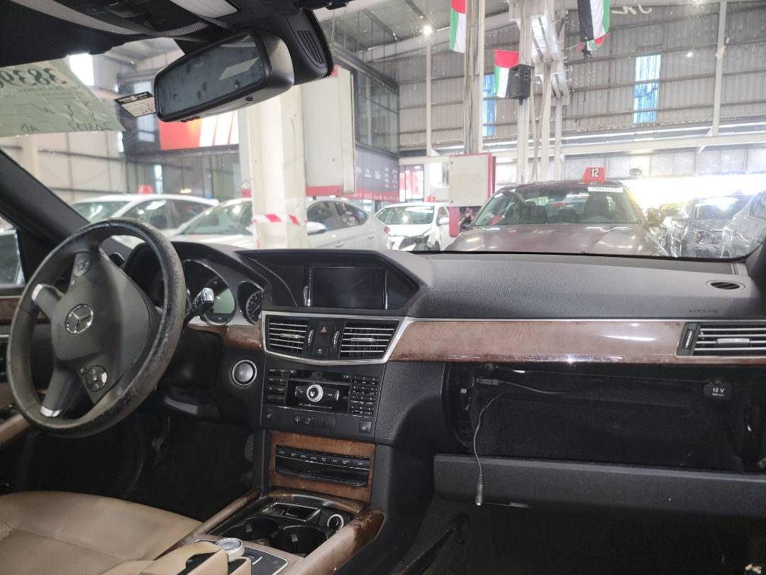 2010 MERCEDES BENZ E 350 — 203137 Miles — Lot 38396229 - Marhaba Auctions Used Cars - Image 5