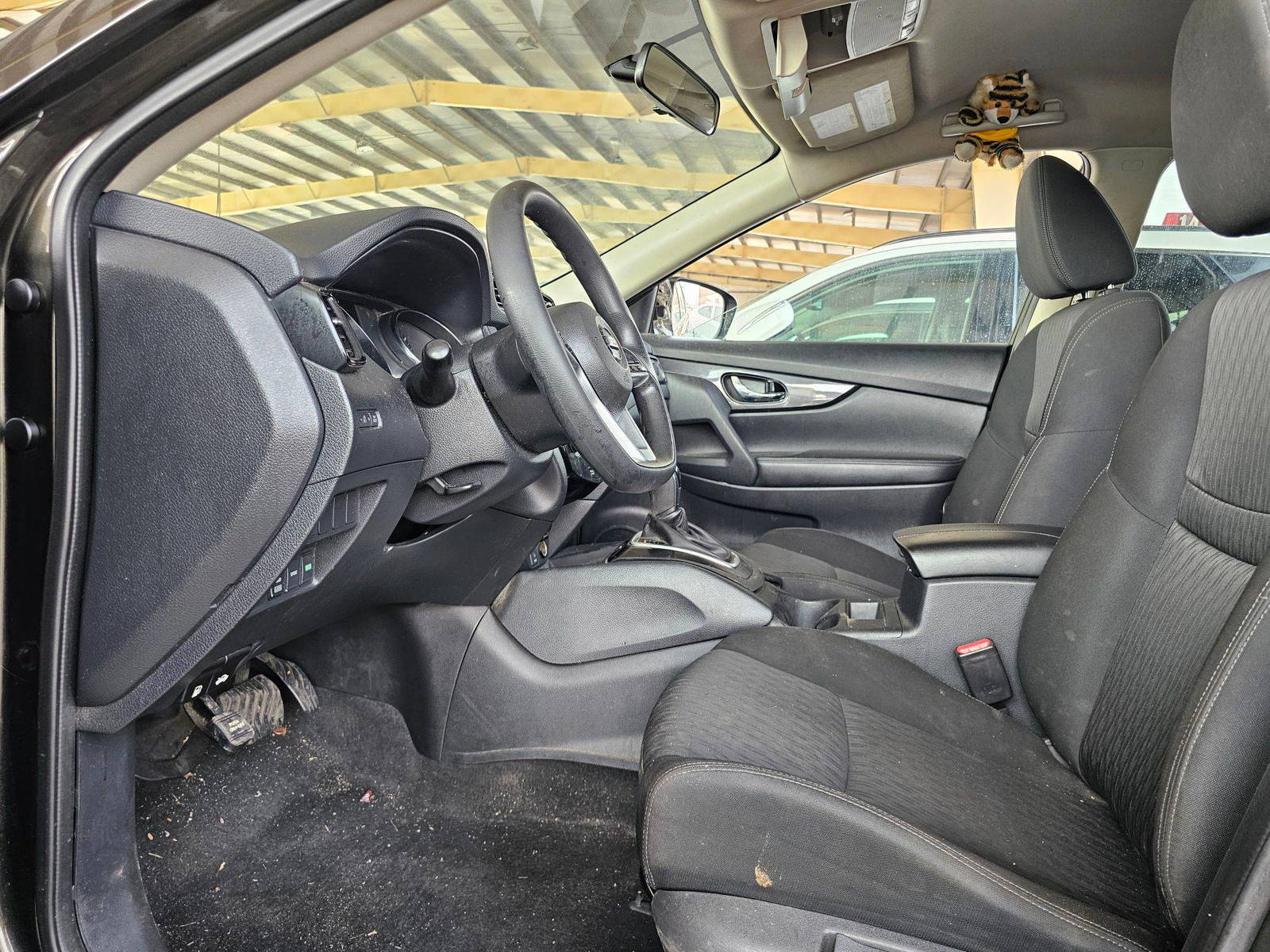 2017 NISSAN ROGUE — 144651 Miles — Lot 883201 — Souq - Marhaba Auctions Used Cars - Image 8