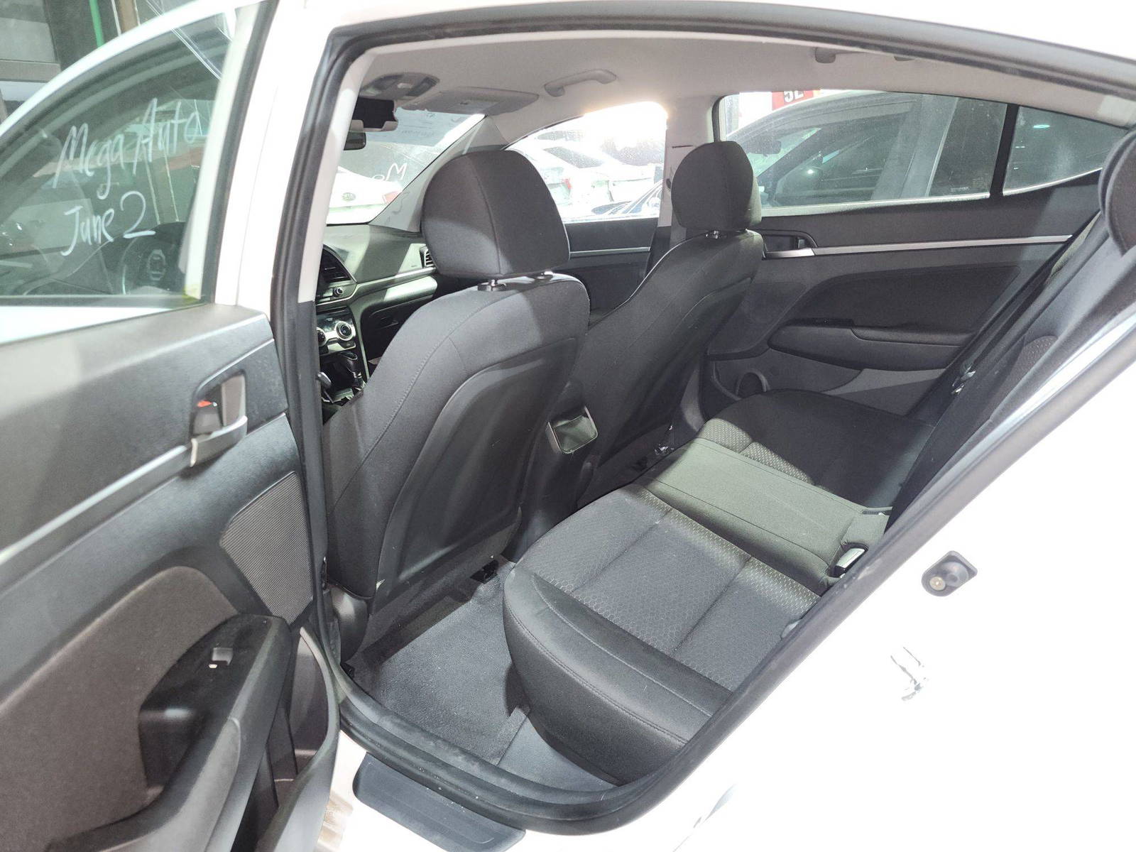 2020 HYUNDAI ELANTRA — 77754 KM — Lot 57448925 — Souq - Marhaba Auctions Used Cars - Image 6