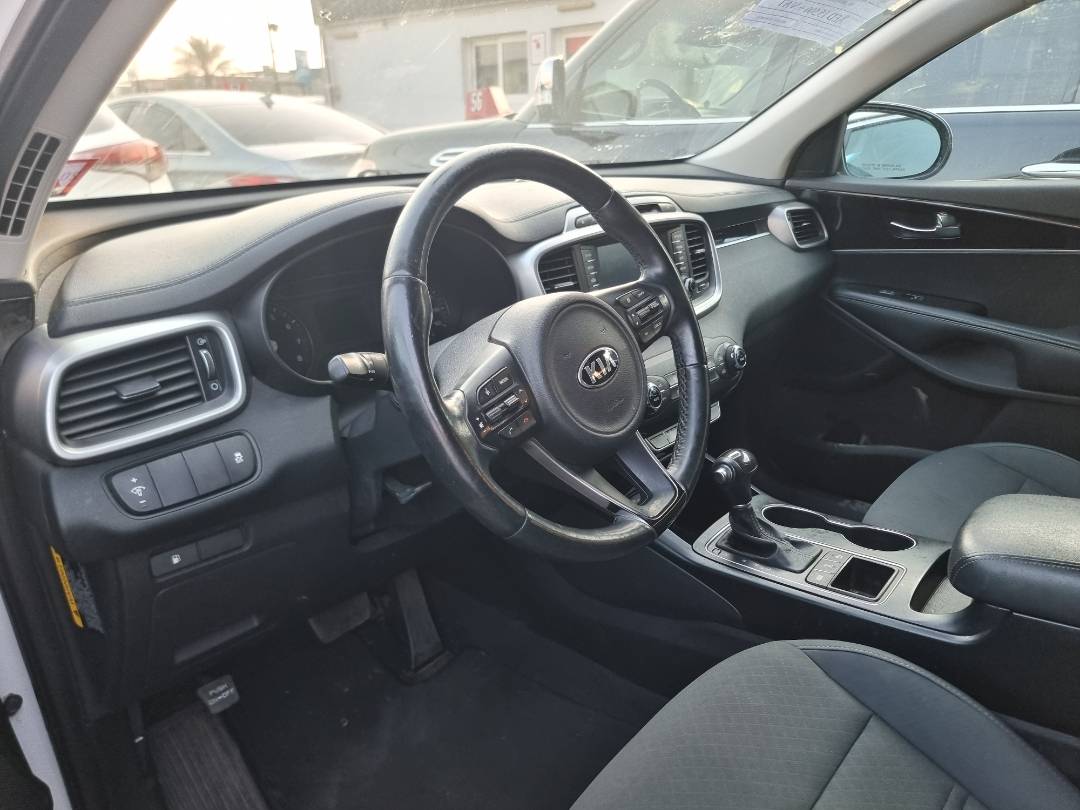 2017 KIA SORENTO — 165365 Miles — Lot 215478 — Souq - Marhaba Auctions Used Cars - Image 8