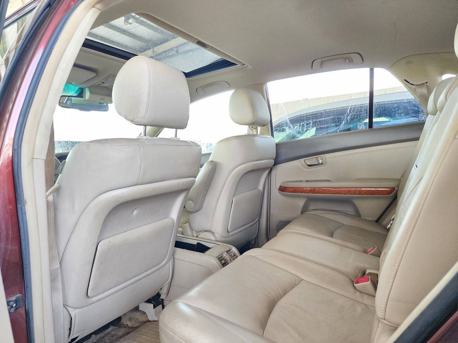 2008 LEXUS RX 350 — 239906 Miles — Lot 11469 — Souq - Marhaba Auctions Used Cars - Image 6