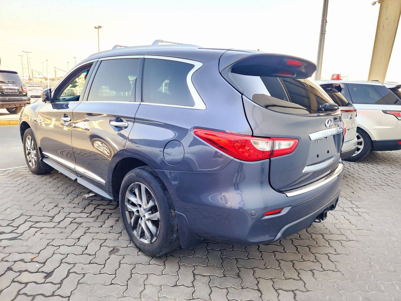 2014 INFINITI QX60 — 132886 Miles — Lot 862296 — Souq - Marhaba Auctions Used Cars - Image 3