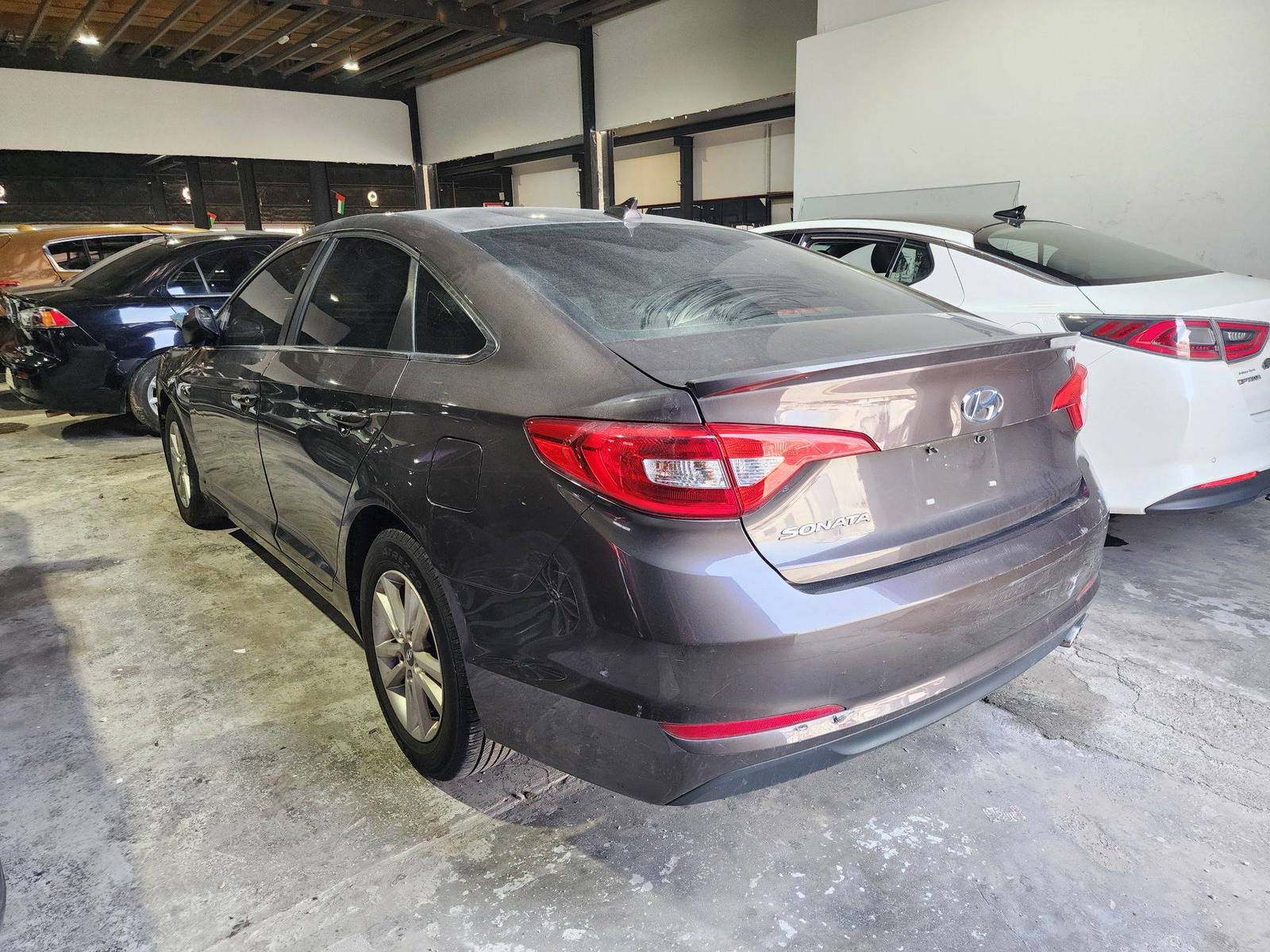2015 HYUNDAI SONATA — 151330 Miles — Lot 72561024 — Al Quoz - Marhaba Auctions Used Cars - Image 3