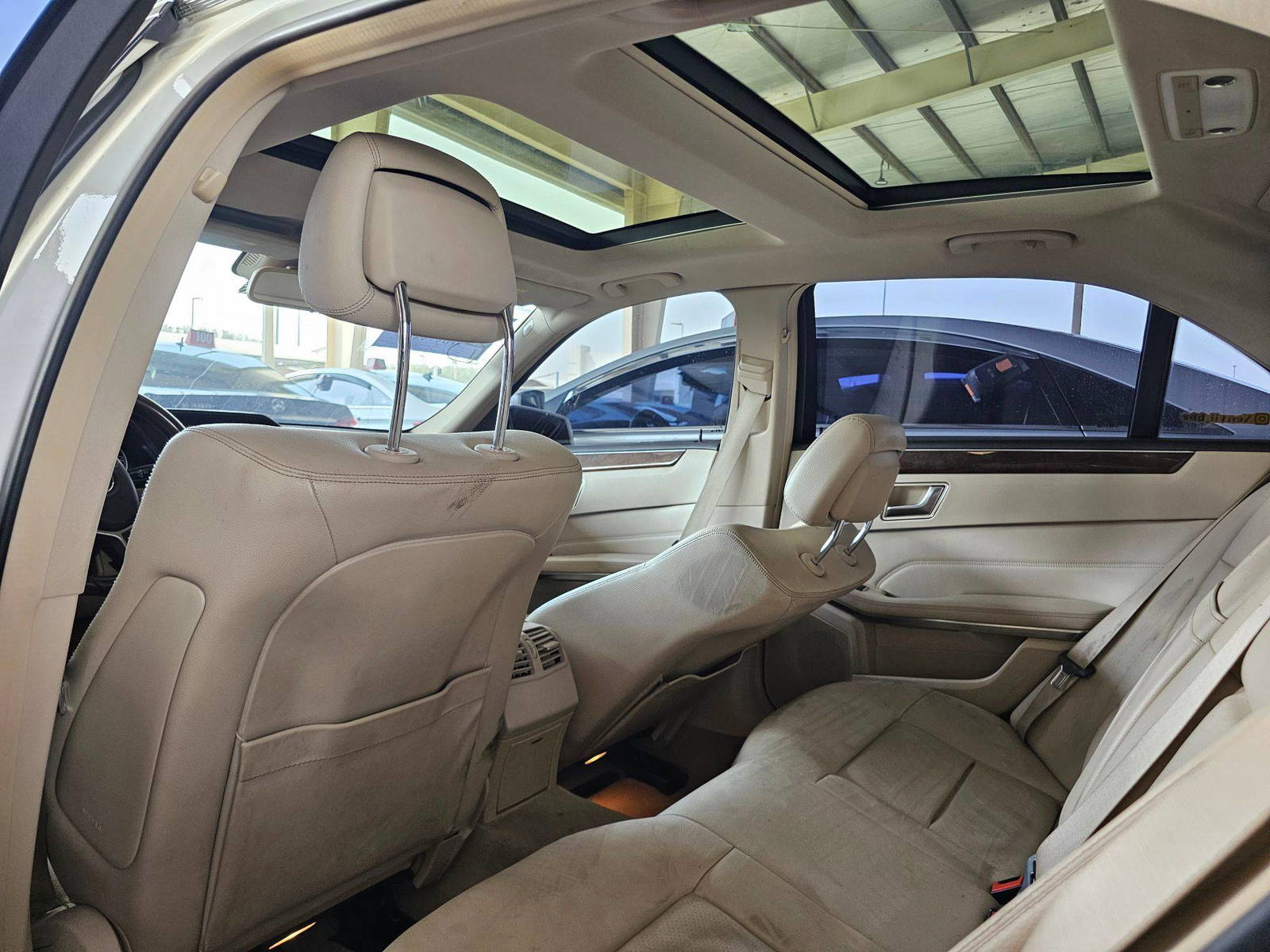 2014 MERCEDES BENZ E 350 — 140324 Miles — Lot EA835902 — Souq - Marhaba Auctions Used Cars - Image 6