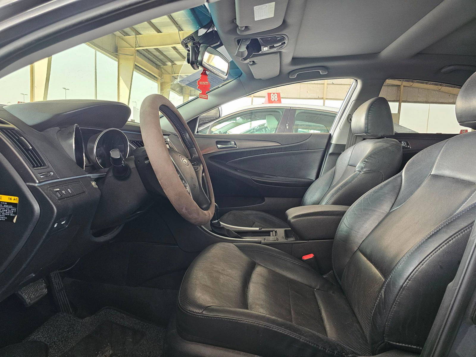 2012 HYUNDAI SONATA — 178364 KM — Lot 042481 — Souq - Marhaba Auctions Used Cars - Image 9