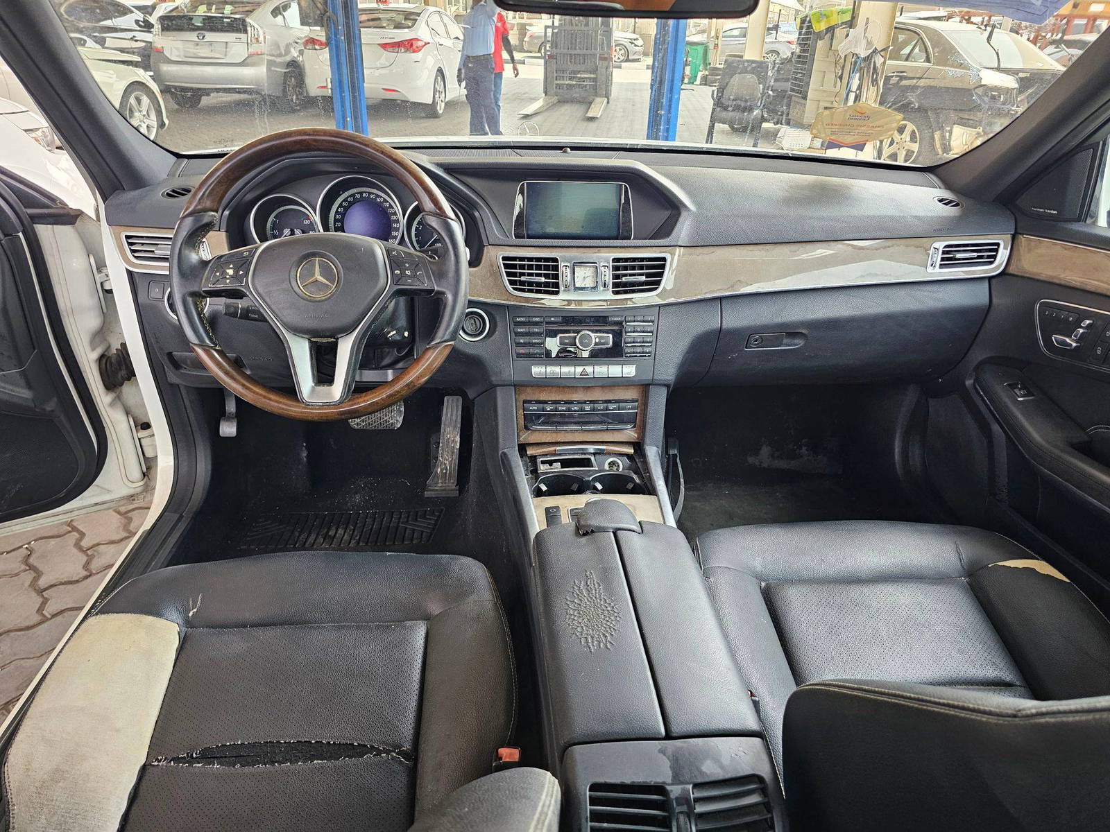 2014 MERCEDES BENZ E 350 — 178779 Miles — Lot B4EA922517 — Souq - Marhaba Auctions Used Cars - Image 7