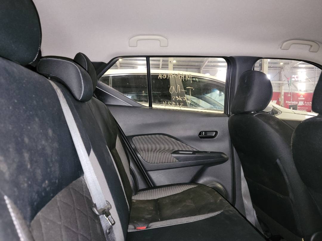 2018 NISSAN KICKS — 99474 Miles — Lot 81039093 — Main - Marhaba Auctions Used Cars - Image 5