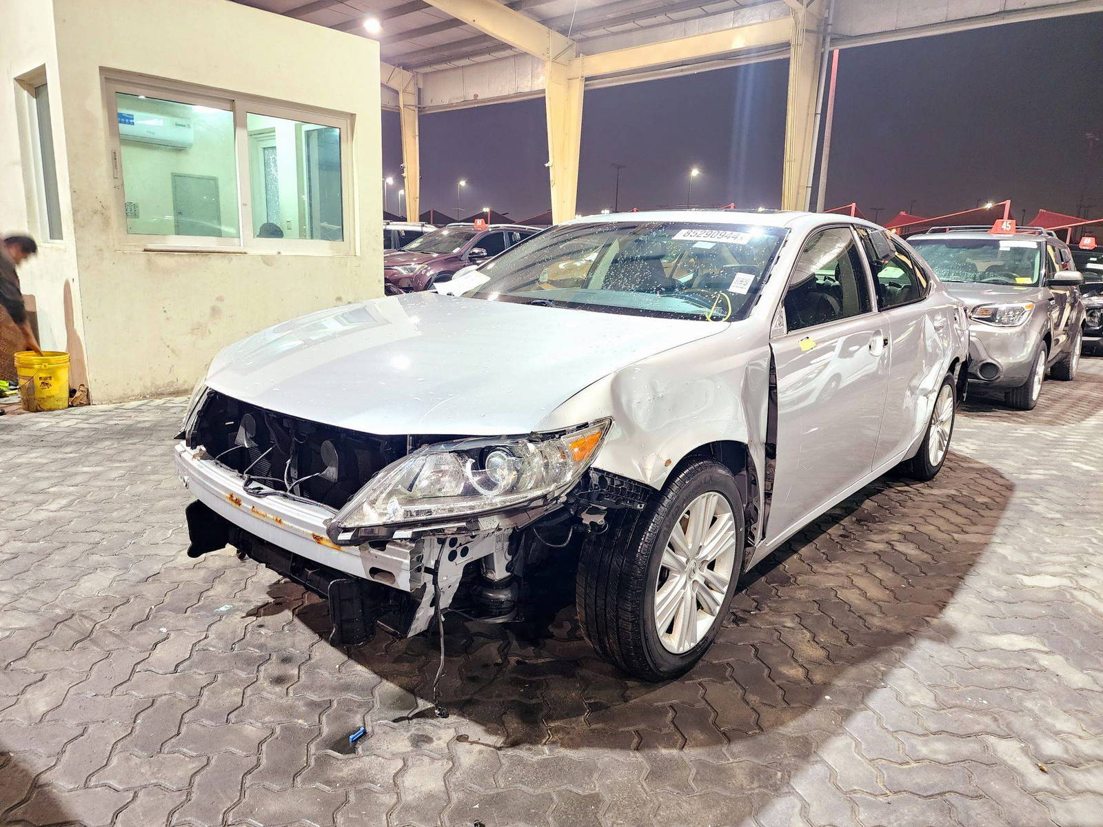 2015 LEXUS ES 350 — 72887 Miles — Lot G8F2202978 — Souq - Marhaba Auctions Used Cars - Image 5