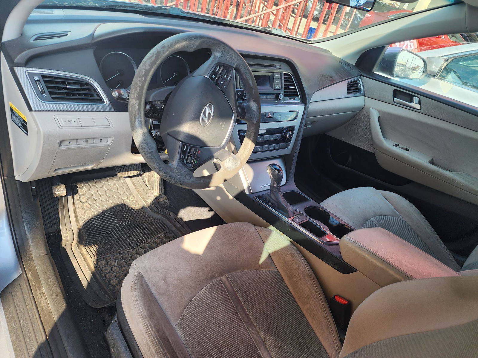 2015 HYUNDAI SONATA — 146200 Miles — Lot 67463033 - Marhaba Auctions Used Cars - Image 4