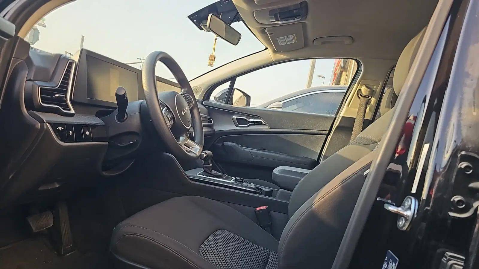 2025 KIA SPORTAGE — 15080 KM — Lot 9S7385667 — Souq - Marhaba Auctions Used Cars - Image 10
