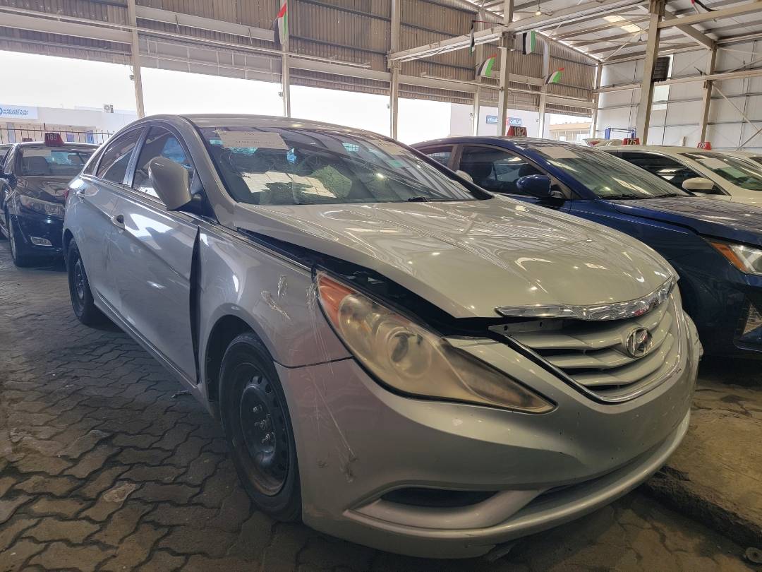 2011 HYUNDAI SONATA — 173342 Miles — Lot BH235569 — Souq - Marhaba Auctions Used Cars - Image 4