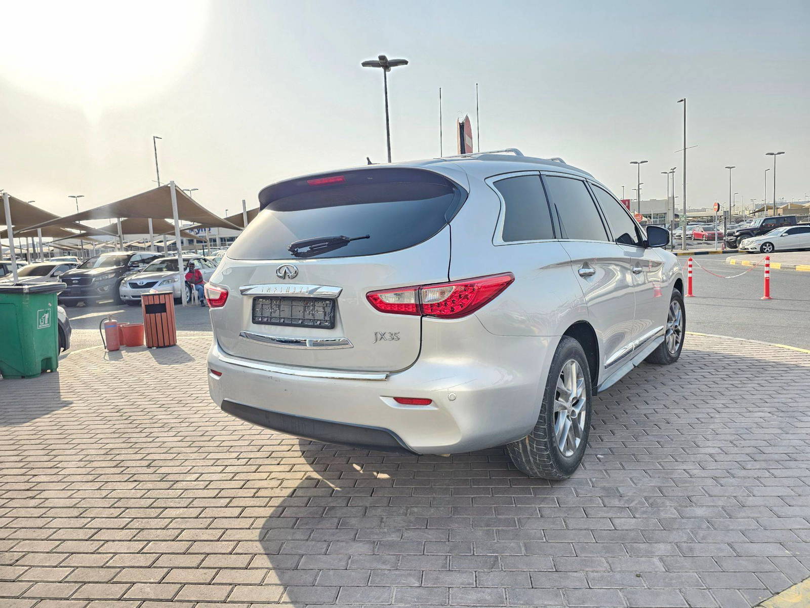 2013 INFINITI JX75 — 202327 Miles — Lot M9DC344547 — Souq - Marhaba Auctions Used Cars - Image 3