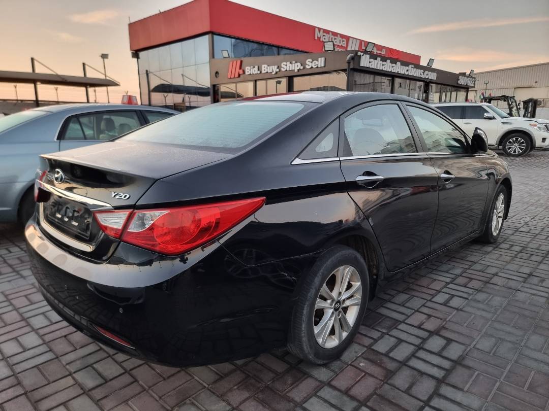 2011 HYUNDAI SONATA — 262091 KM — Lot 125487 — Souq - Marhaba Auctions Used Cars - Image 4