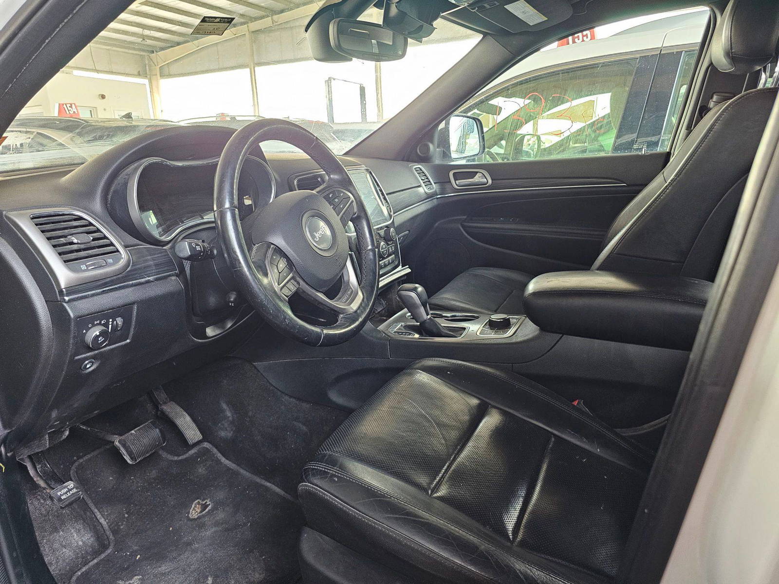 2019 JEEP Grand Cherokee — 132811 Miles — Lot C793586 — Souq - Marhaba Auctions Used Cars - Image 9