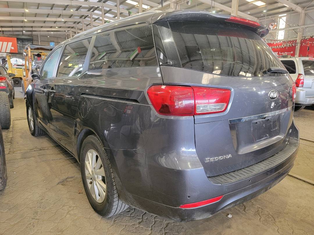 2016 KIA SEDONA — 126082 Miles — Lot 1237203 — Souq - Marhaba Auctions Used Cars - Image 4