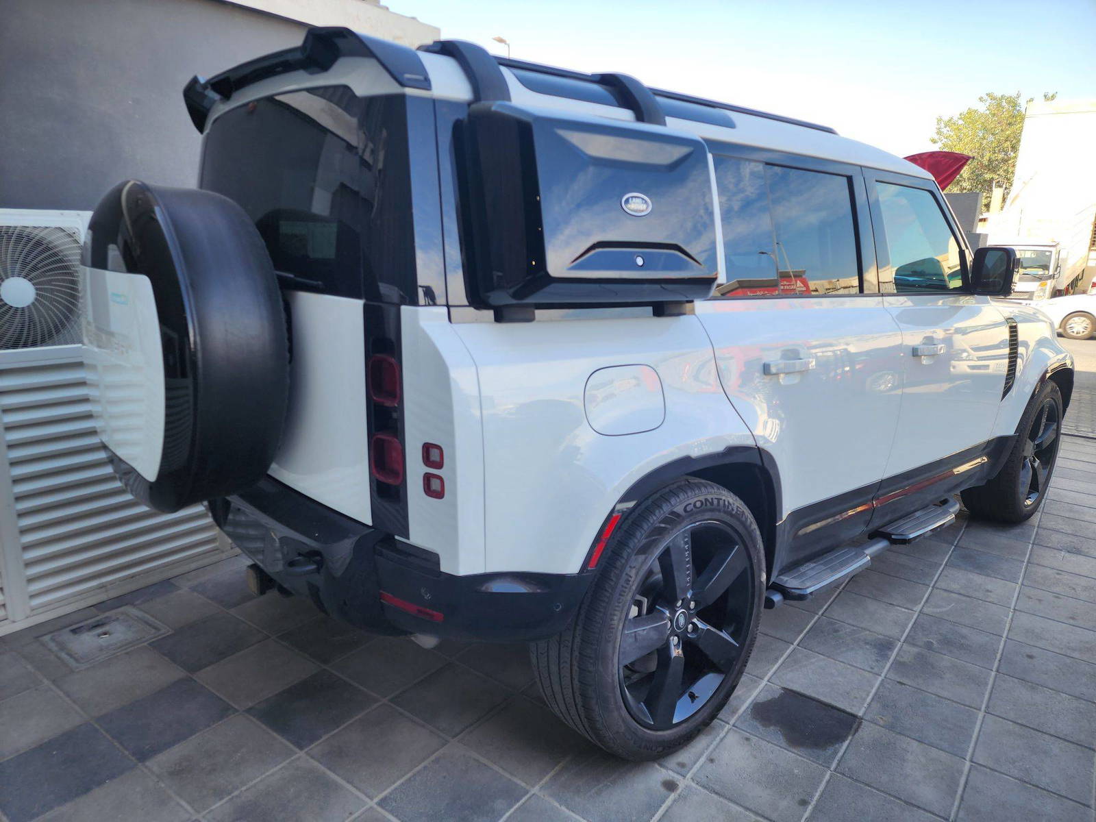 LAND ROVER DEFENDER 110 X 2024 - Marhaba Auction Used Cars - Image 5