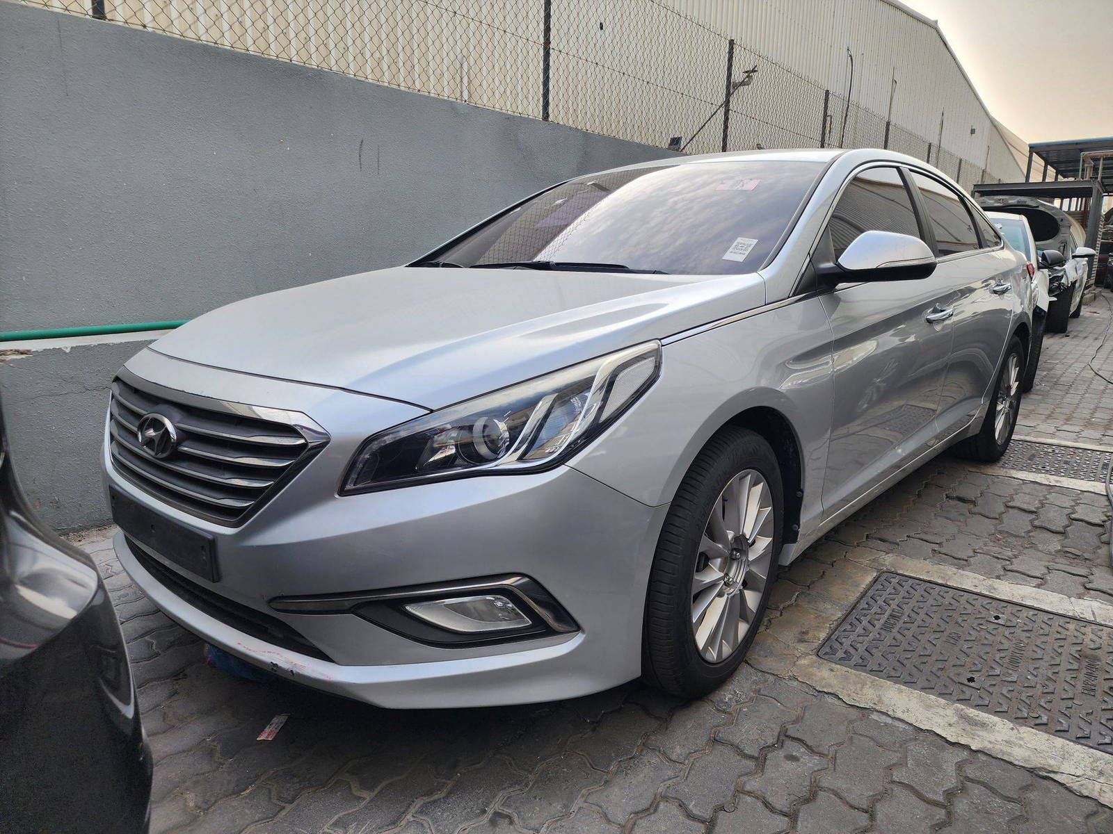 2016 HYUNDAI SONATA — 189274 KM — Lot 215802 — Al Quoz - Marhaba Auctions Used Cars - Image 5