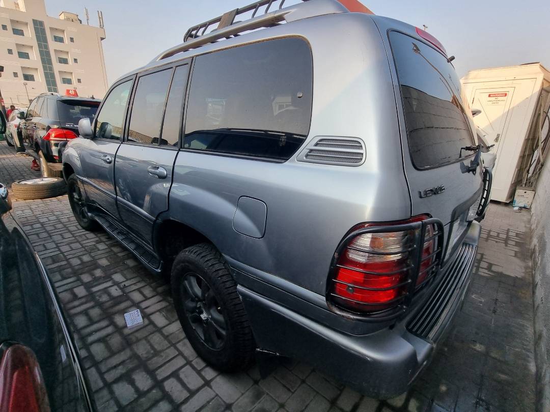 2005 LEXUS LX 470 — 206763 Miles — Lot 549714 — Ind. 12 - Marhaba Auctions Used Cars - Image 5