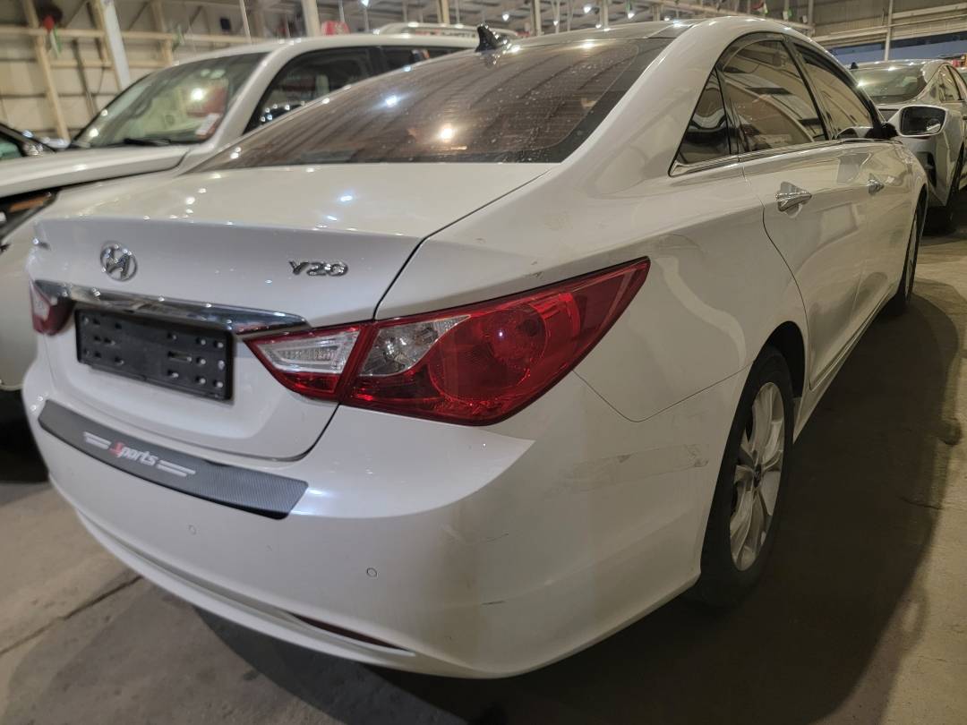 2010 HYUNDAI SONATA — 243023 KM — Lot 145073 — Main - Marhaba Auctions Used Cars - Image 4
